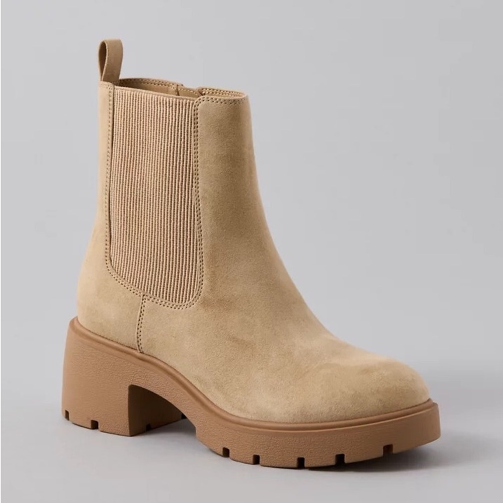 American Eagle Outfitters Beige Suede Chelsea Lug Boot